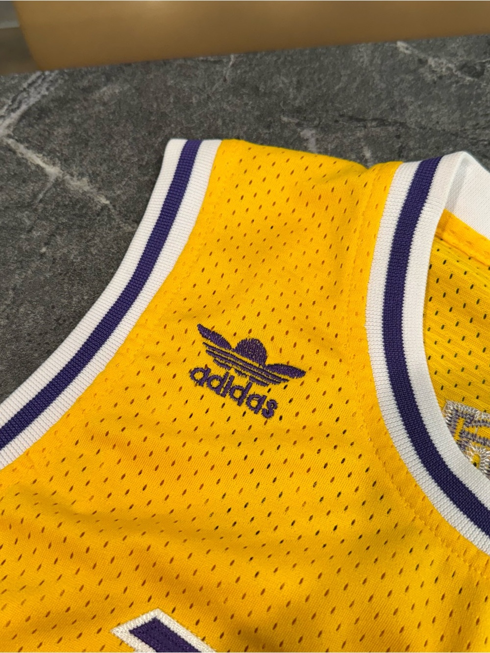 Adidas NBA Hardwood Classics Magic Johnson LA Lakers 32 Jersey Large - Picture 11 of 14